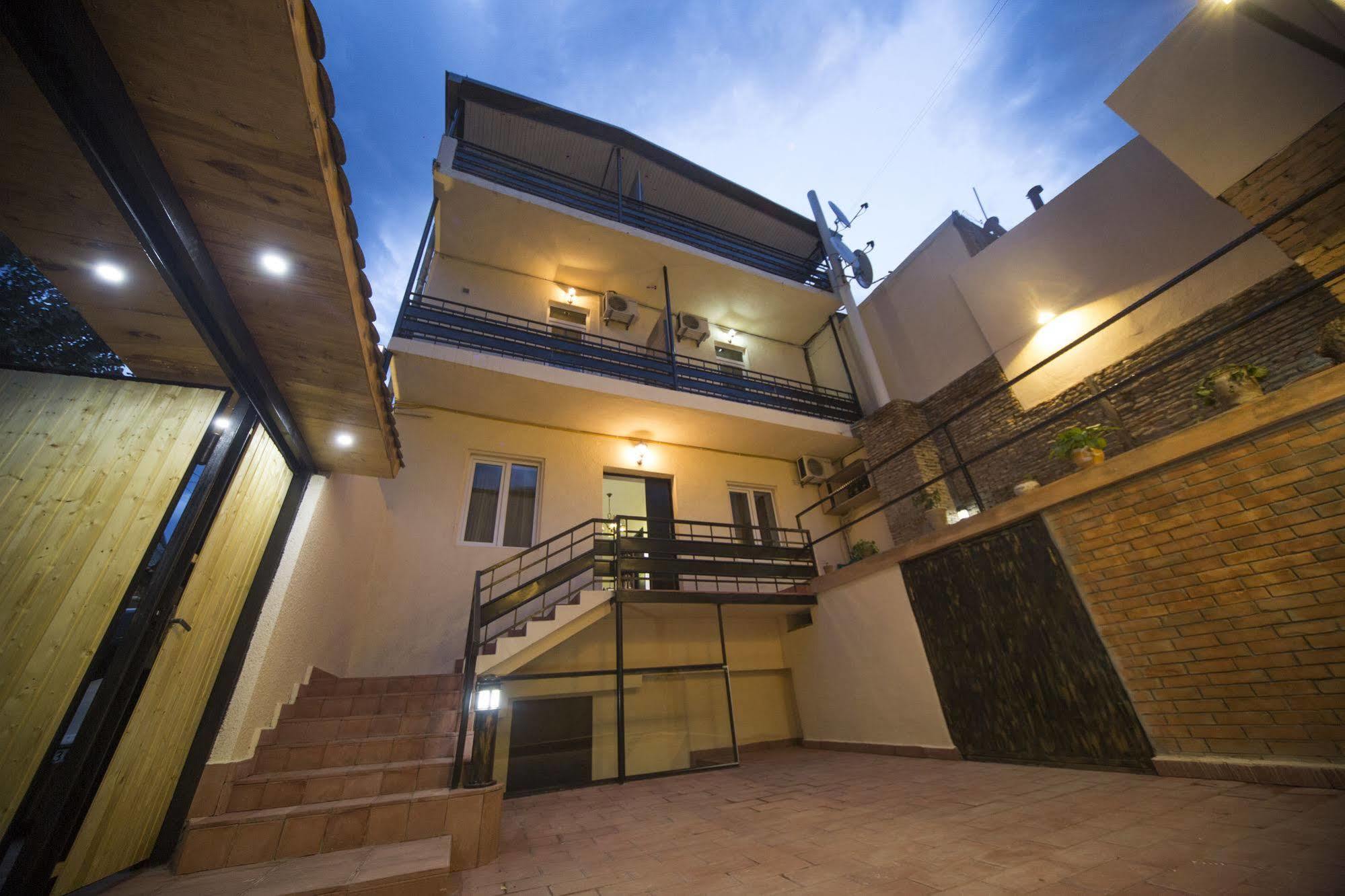 Log Inn Boutique Hotel Tiflis Exterior foto