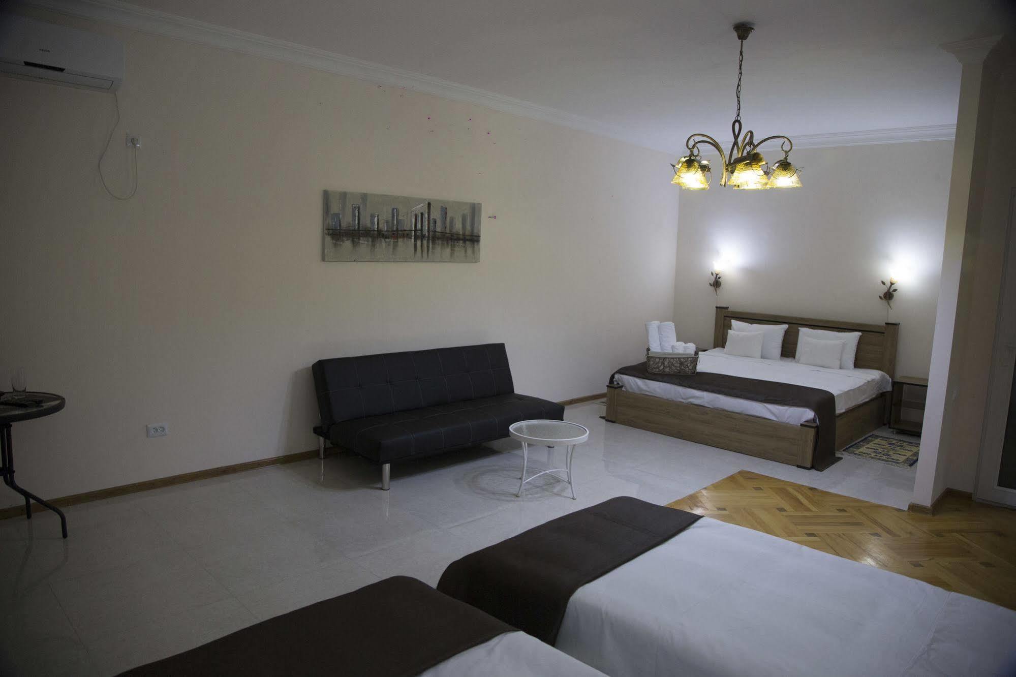 Log Inn Boutique Hotel Tiflis Exterior foto