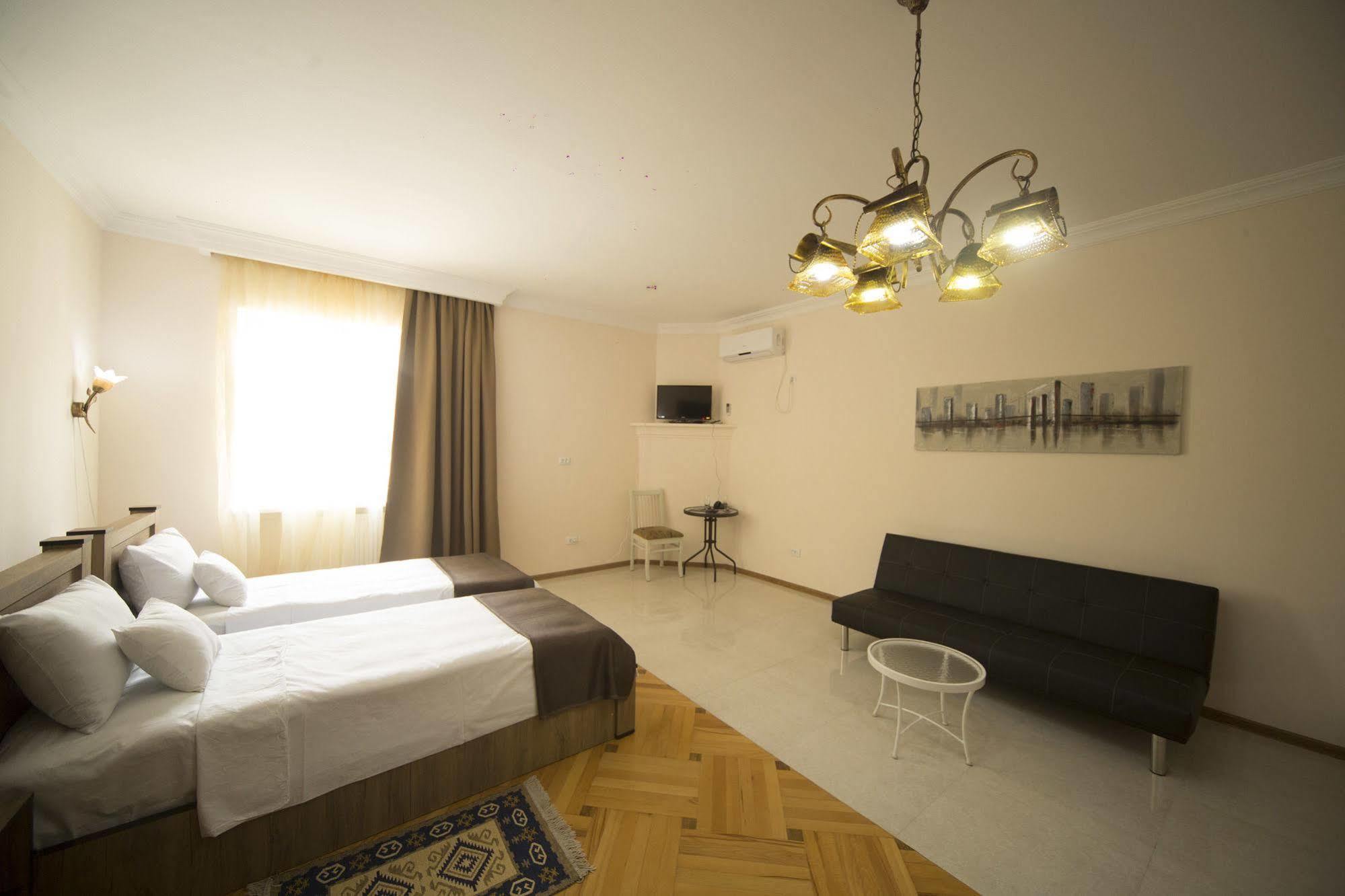 Log Inn Boutique Hotel Tiflis Exterior foto