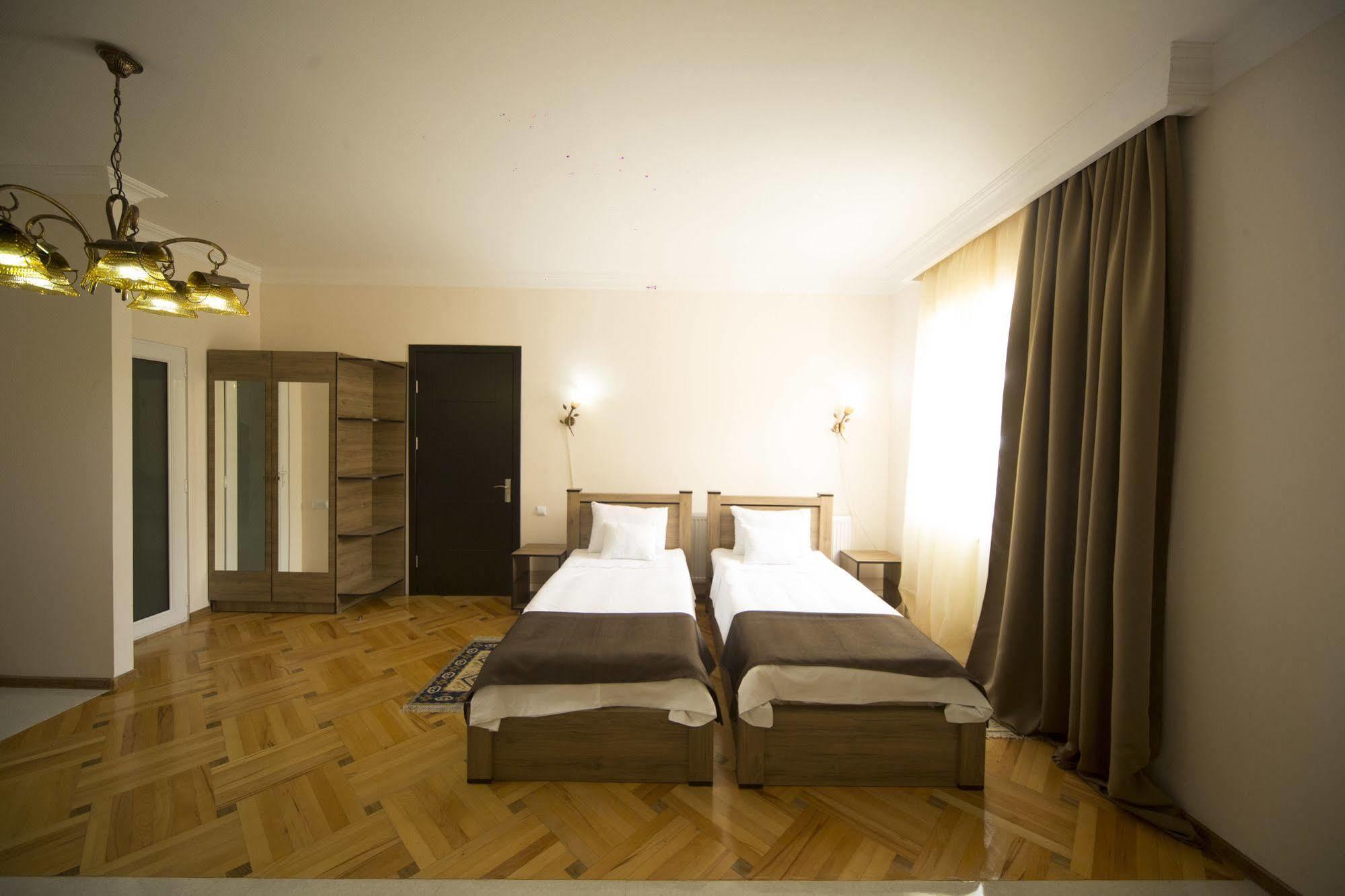 Log Inn Boutique Hotel Tiflis Exterior foto