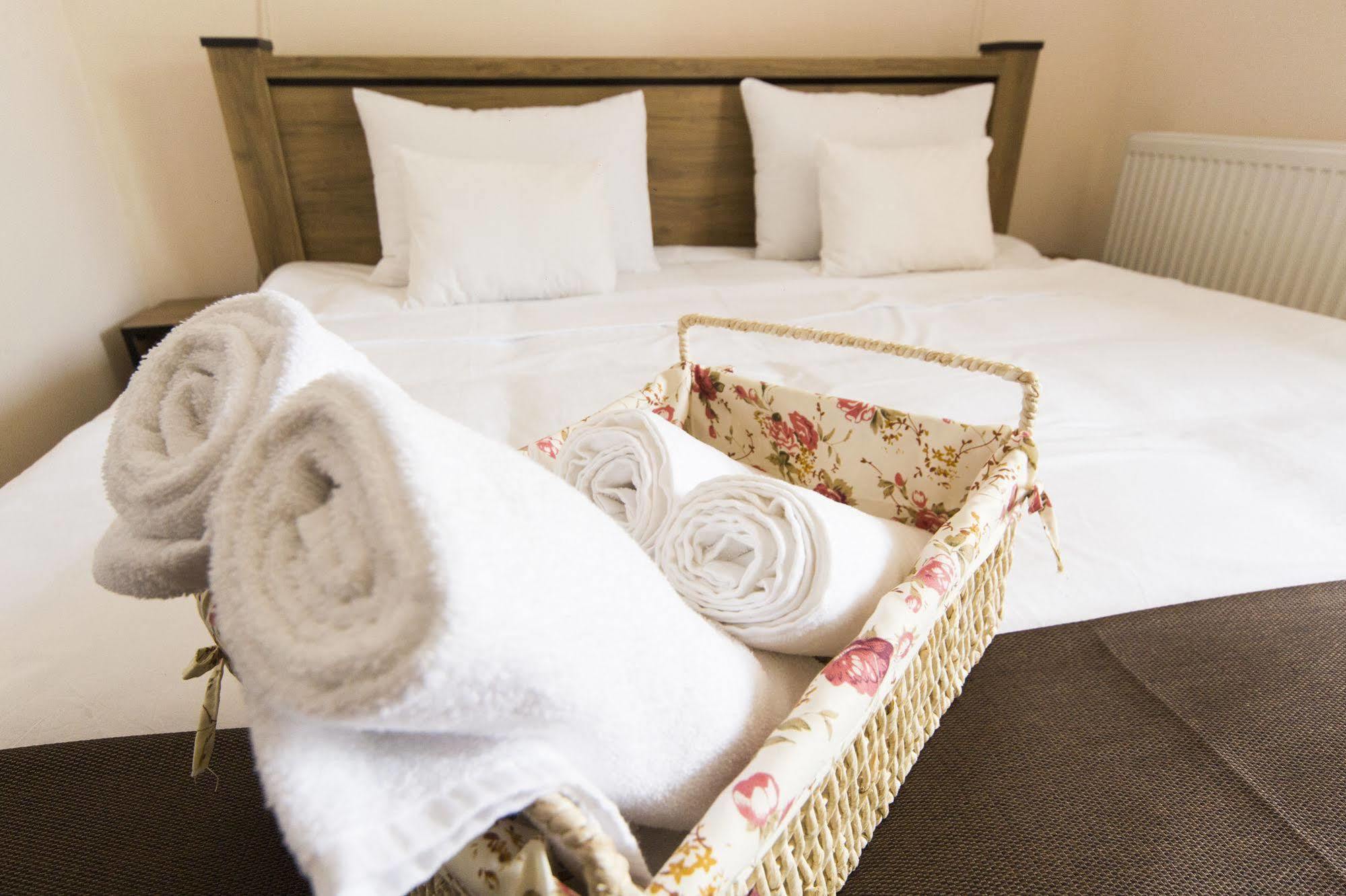 Log Inn Boutique Hotel Tiflis Exterior foto