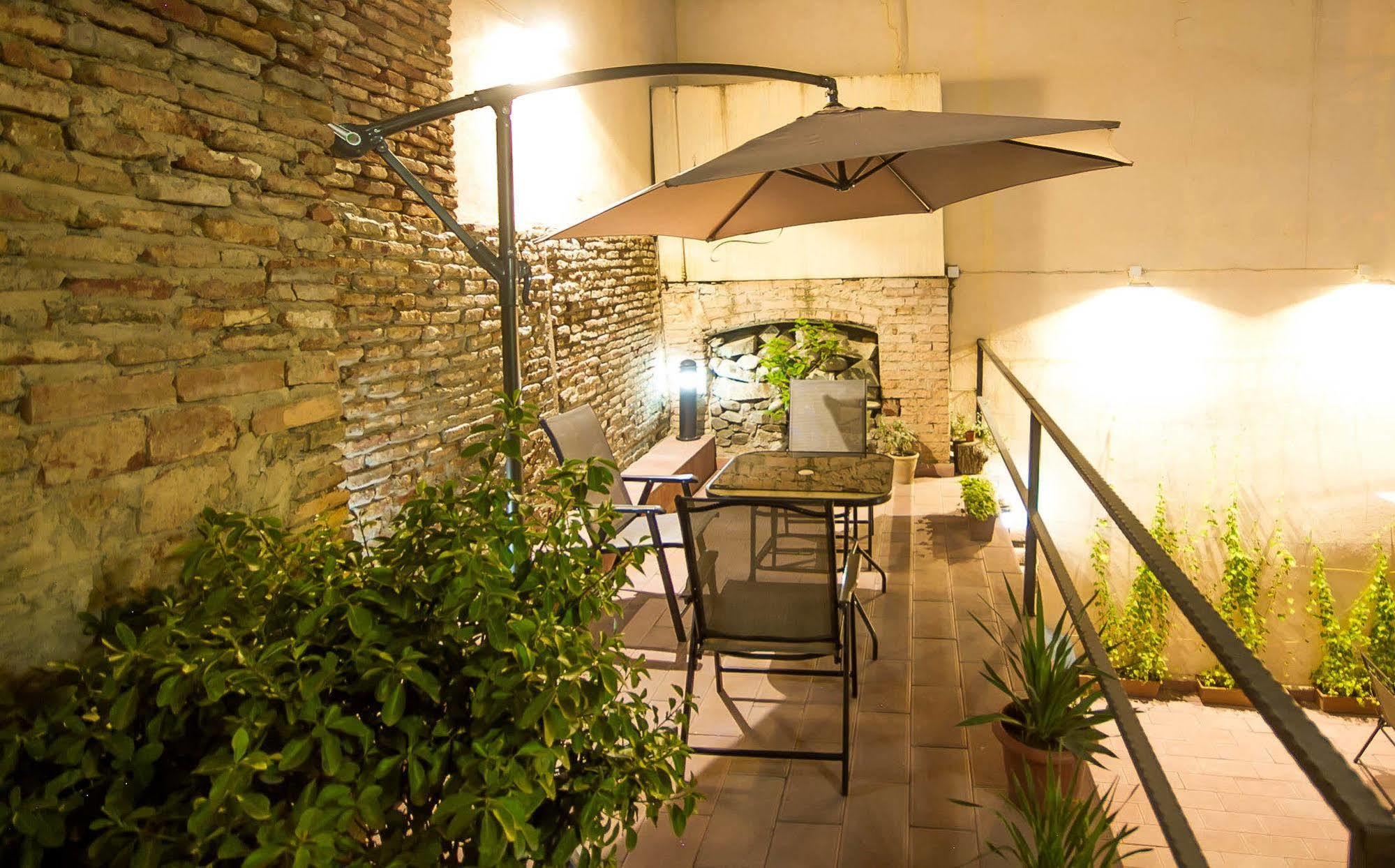 Log Inn Boutique Hotel Tiflis Exterior foto