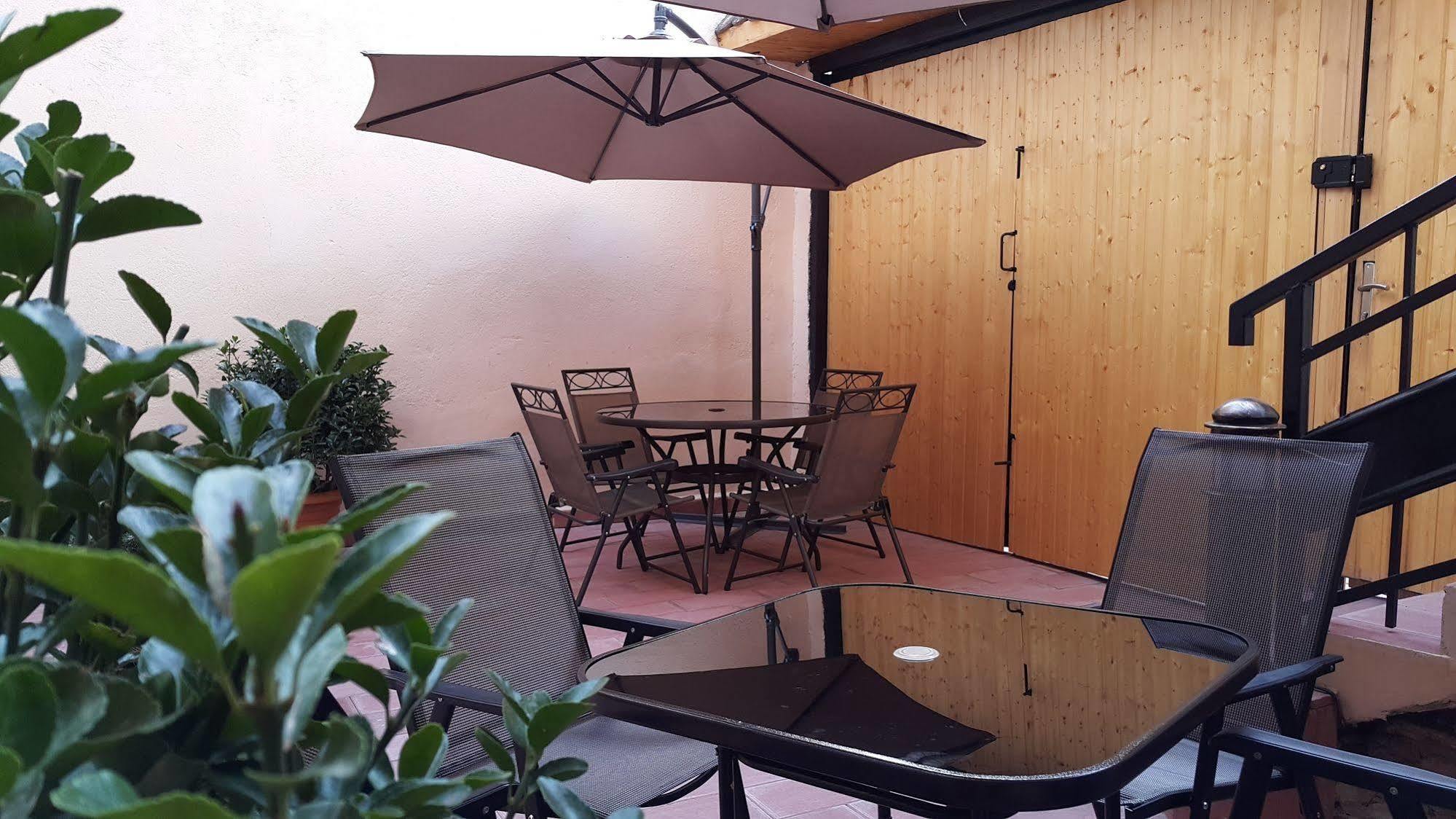 Log Inn Boutique Hotel Tiflis Exterior foto