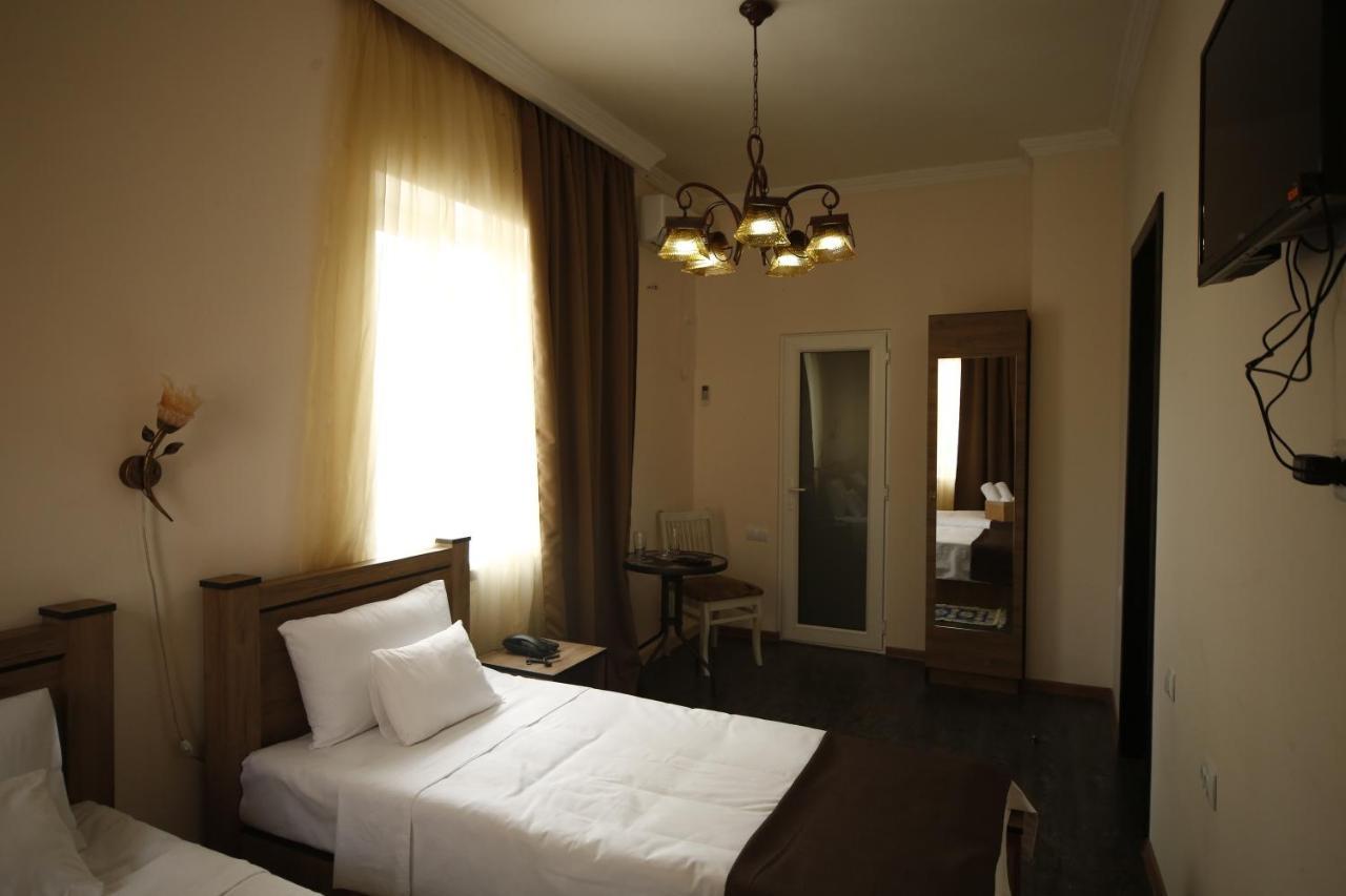 Log Inn Boutique Hotel Tiflis Exterior foto