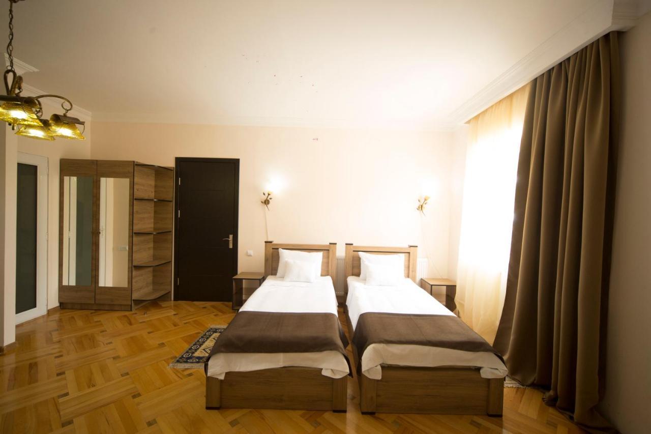 Log Inn Boutique Hotel Tiflis Exterior foto